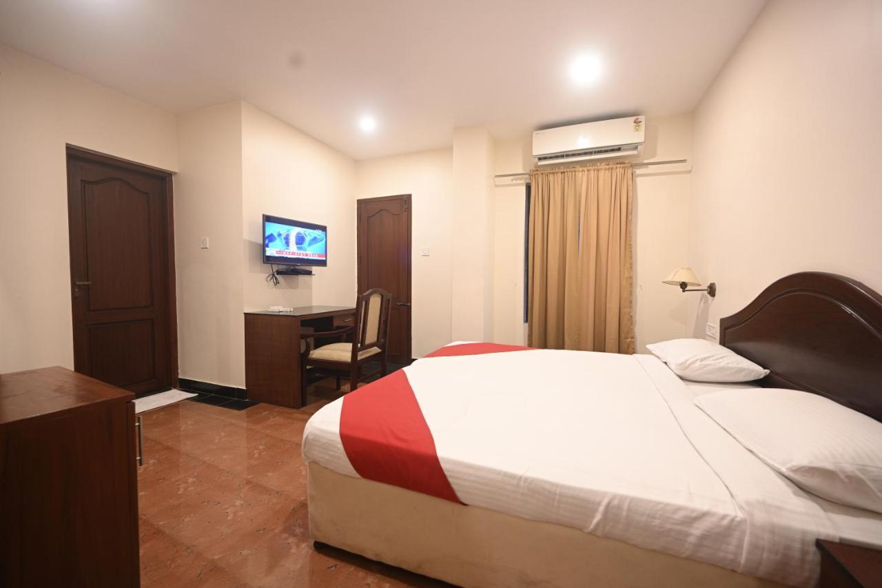 Hotel Bhagavath Gardens Chengannur Exterior foto
