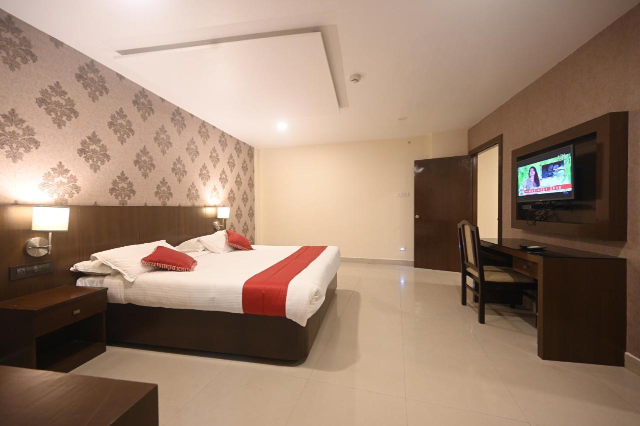 Hotel Bhagavath Gardens Chengannur Exterior foto