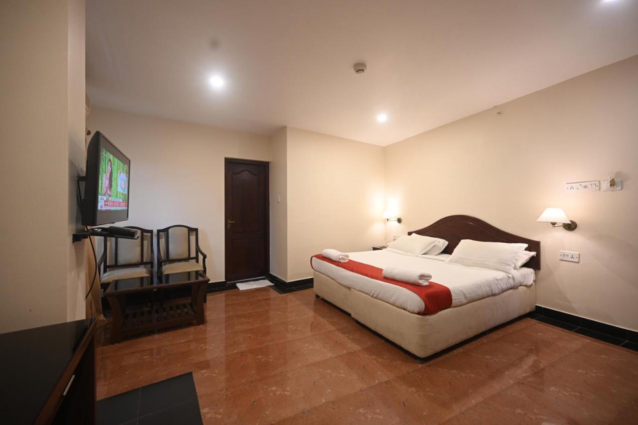 Hotel Bhagavath Gardens Chengannur Exterior foto